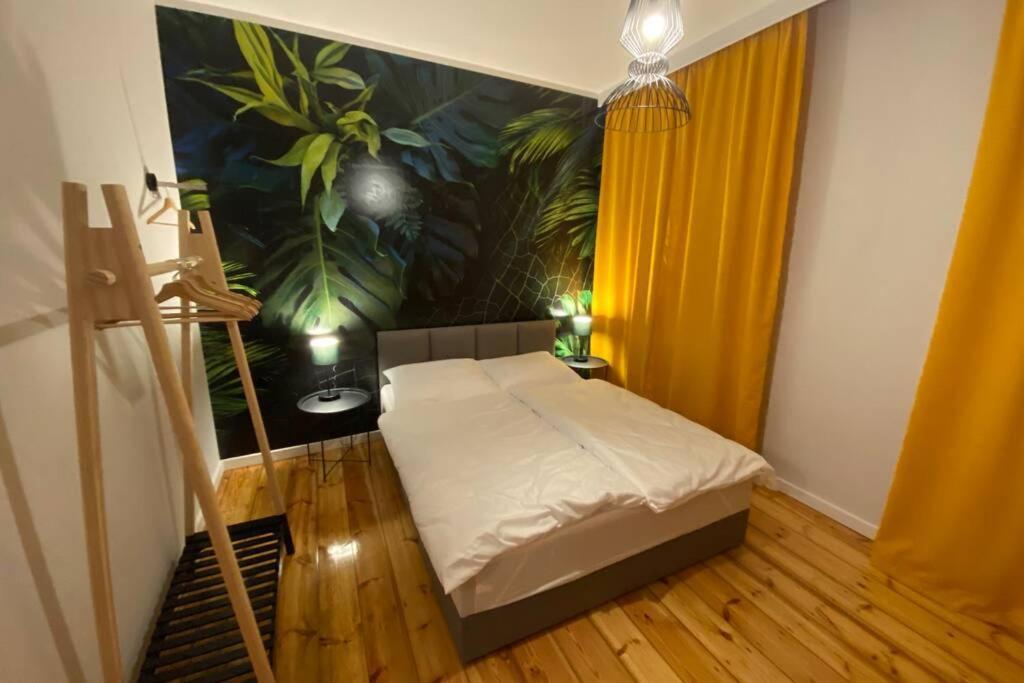 Stylowy Apartament Tuz Przy Rynku Ostrow Wielkopolski Luaran gambar